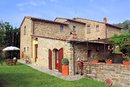 Foto Rustico a Cortona Centro di 220 m² con 9 locali in vendita