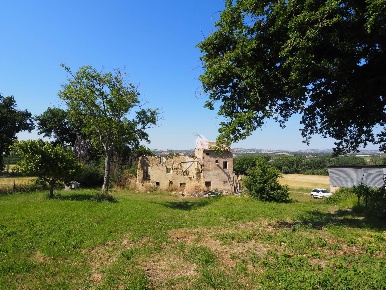 Foto Rustico a Corridonia di 470 m² con 16 locali in vendita