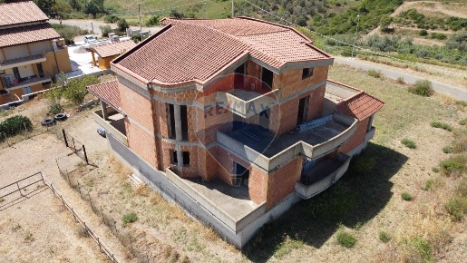 Foto Rustico a Montescaglioso di 880 m² con 8 locali in vendita