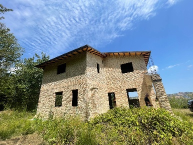 Foto Rustico a Castignano Centro di 250 m² con 7 locali in vendita