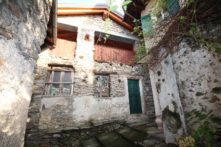 Foto Rustico in Rione Piazza Superiore, Oggebbio di 48 m² con 2 locali