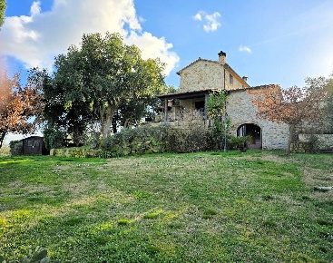Foto Rustico a Roccastrada Centro di 130 m² con 5 locali in vendita