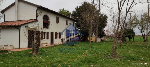 Foto Rustico a San Biagio di Callalta di 220 m² con 10 locali in vendita