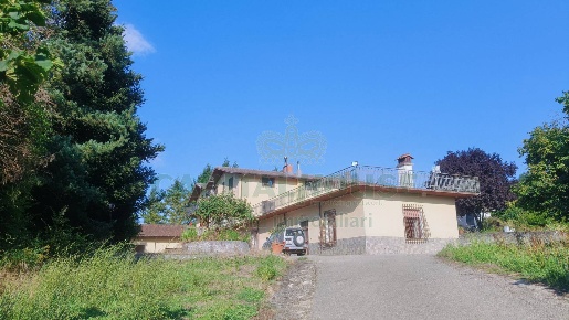 Foto Rustico a Altavilla Irpina di 1000 m² con 15 locali in vendita