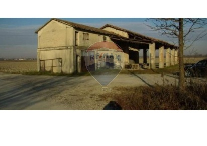 Foto Rustico in cascina de magna, Zinasco di 200 m² con 3 locali in vendita