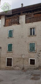 Foto Rustico in Vicolo Nuovo, Borgo Chiese di 369 m² con 10 locali