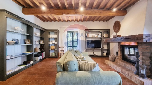 Foto Rustico a Guardistallo di 230 m² con 6 locali in vendita