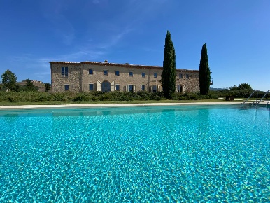 Foto Rustico a Volterra Centro di 1000 m² con 16 locali in vendita