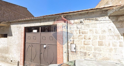 Foto Rustico in Vico Tuberosa, Carinola Centro di 141 m² con 5 locali