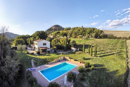 Foto Rustico a Volterra di 211 m² con 11 locali in vendita