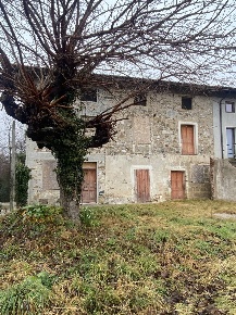 Foto Rustico in Via Telezae, Moruzzo di 220 m² con 6 locali in vendita