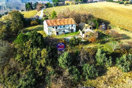 Foto Rustico in VIA RUSTICO, Polverigi Rustico di 465 m² con 10 locali