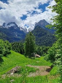 Foto Baita in località Fogajard, Pinzolo di 305 m² con 8 locali in vendita