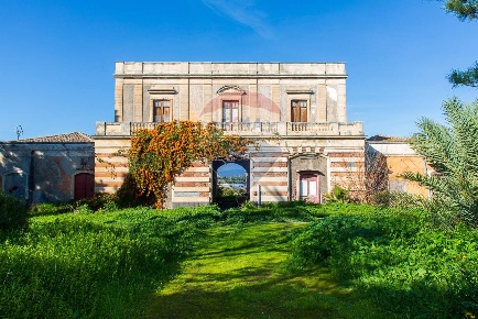 Foto Rustico a Catania Zona Industriale - San Martino di 1300 m² in vendita