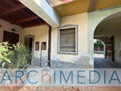 Foto Rustico in Via Adua, Malnate di 75 m² con 3 locali in vendita