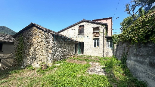 Foto Rustico in Borgata menegu, Borghetto d'Arroscia di 150 m² con 7 locali