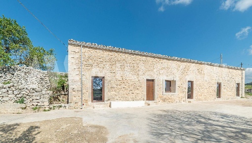 Foto Rustico a Ragusa Puntarazzi - Pozzillo di 180 m² con 6 locali