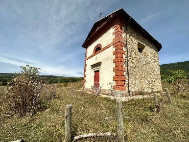 Foto Rustico in S.S.80, Campotosto Collebrincioni - Assergi di 1500 m²