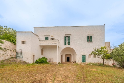 Foto Rustico in C.da Morrone, Ostuni di 700 m² con 13 locali in vendita
