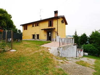 Foto Rustico a Prignano sulla Secchia di 220 m² con 6 locali in vendita