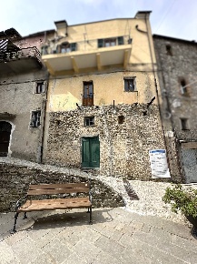 Foto Rustico in Via Roma, Castelvecchio di Rocca Barbena di 113 m²