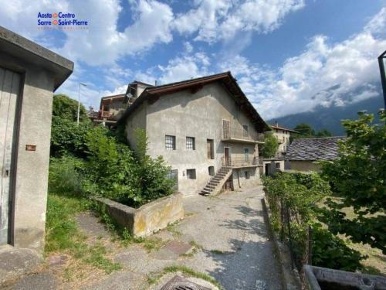 Foto Rustico in Frazione Crè, Gignod Centro di 410 m² con 5 locali