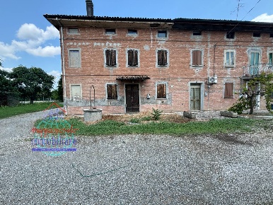 Foto Rustico in via nuova, San Giovanni in Persiceto Decima di 240 m²