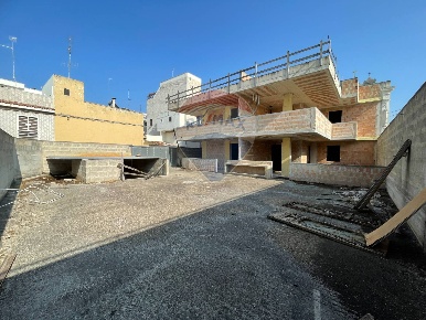 Foto Rustico in Via Trieste, Bari Ceglie del Campo di 797 m² con 14 locali
