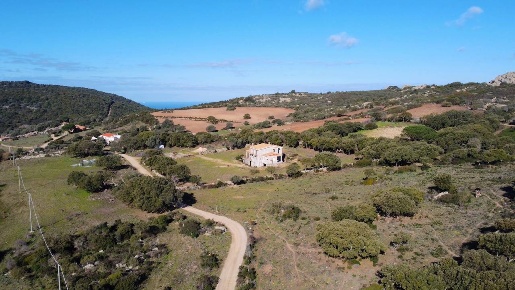 Foto Rustico a Aglientu di 450 m² con 12 locali in vendita