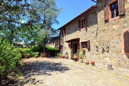 Foto Rustico a Greve in Chianti di 230 m² con 10 locali in vendita