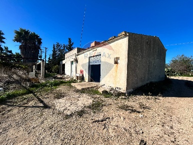Foto Rustico in Buonivini, Noto di 130 m² con 6 locali in vendita