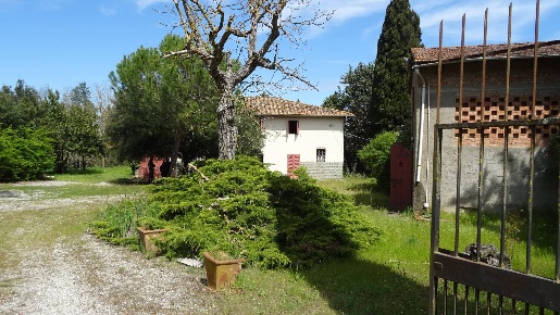 Foto Rustico a Empoli di 300 m² con 8 locali in vendita