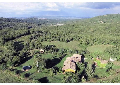 Foto Rustico a Montieri Centro di 691 m² con 19 locali in vendita