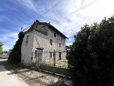 Foto Rustico in via Saletto Mazzurin, San Martino al Tagliamento di 430 m²