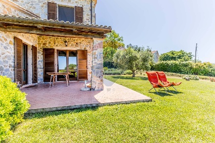 Foto Rustico in Via Quercialta, Manciano di 148 m² con 4 locali in vendita