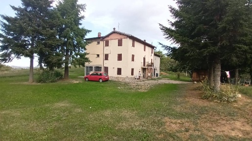 Foto Rustico in Piazza Tasso, Serramazzoni di 550 m² con 12 locali