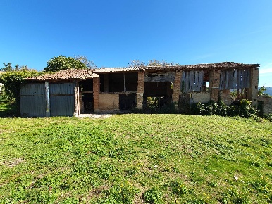 Foto Rustico in MOSCANO, Fabriano di 320 m² con 1 locali in vendita