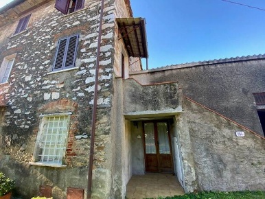 Foto Rustico in borgo dei terrinchesi, Seravezza di 150 m² con 8 locali