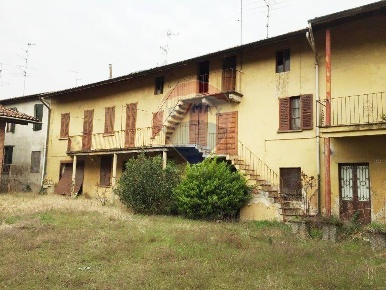 Foto Rustico in VIA SANT'ANTONIO, Castano Primo Centro di 1060 m²