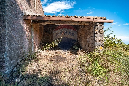 Foto Rustico in Via Spoto, Milo di 265 m² con 5 locali in vendita