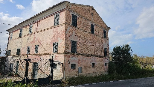 Foto Rustico in via pozzolungo, Belvedere Ostrense di 300 m² con 7 locali