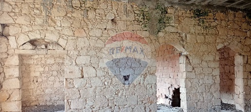 Foto Rustico in SS 194, Monterosso Almo di 500 m² con 10 locali in vendita