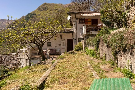 Foto Rustico in Descelo, Cannobio di 85 m² con 4 locali in vendita