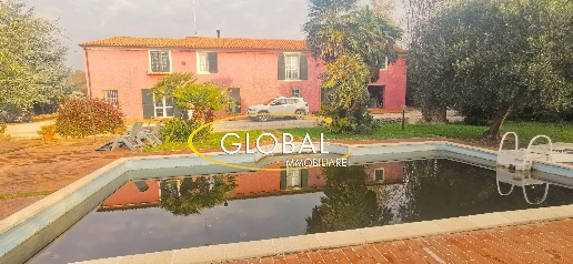 Foto Rustico a Ancona Barcaglione di 500 m² con 10 locali in vendita