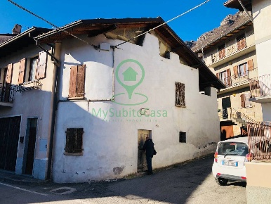 Foto Rustico in piazza paolo VI, Mura di 78 m² con 3 locali in vendita