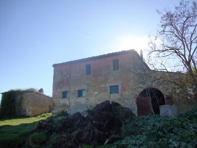 Foto Rustico a Torrita di Siena di 1000 m² con 15 locali in vendita