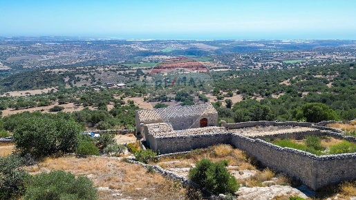 Foto Rustico in contrada pozzillo, Ragusa Puntarazzi - Pozzillo di 450 m²