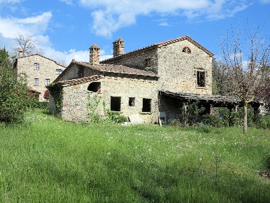 Foto Rustico a Montieri di 366 m² con 10 locali in vendita