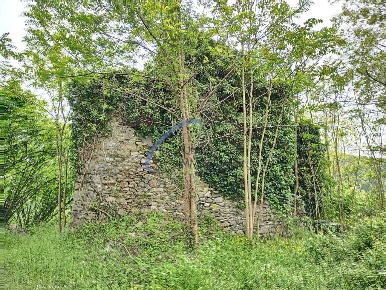 Foto Rustico a San Colombano Certenoli Perella di 160 m² con 8 locali