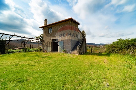 Foto Rustico in Calcara Muratelle, San Cesareo di 140 m² con 3 locali